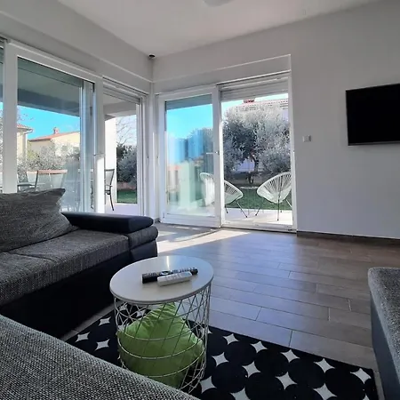 Aurora Tatil Evi Ližnjan