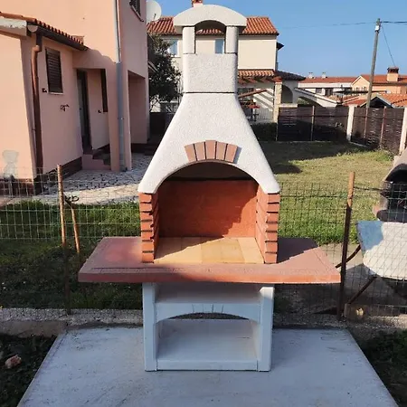 Aurora Tatil Evi *